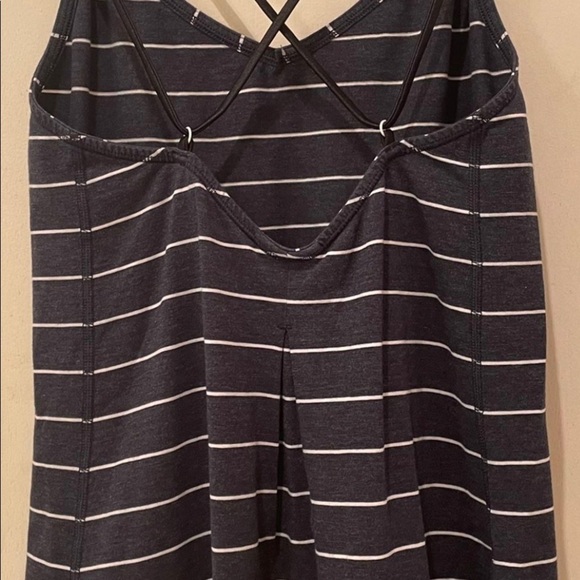 EUC Lululemon Striped Strappy Tank- Size 6 - Picture 3 of 4